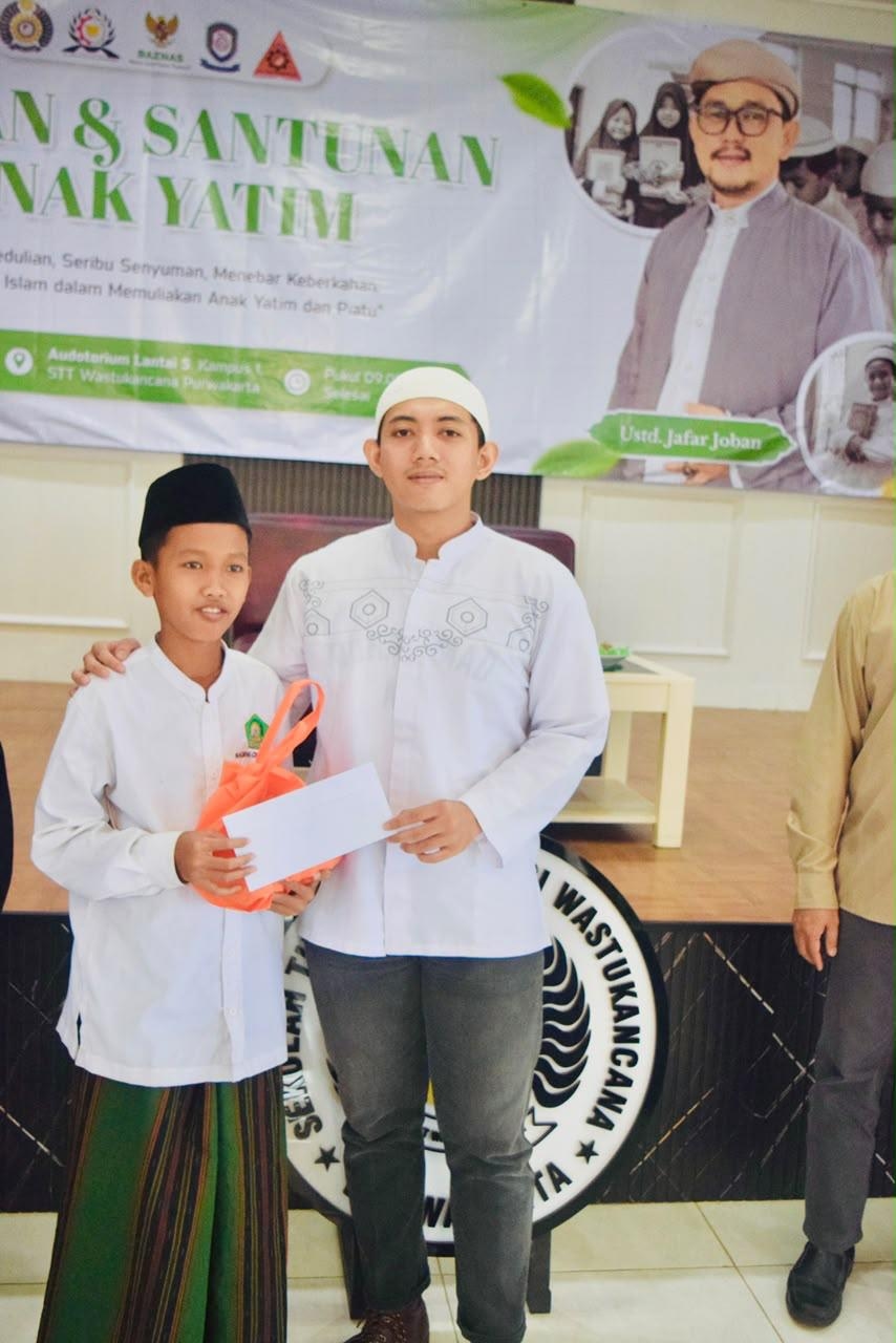 Aksi Nyata Mahasiswa Purwakarta: HMTI dan HMM STT Wastukancana Gelar Kajian dan Santunan