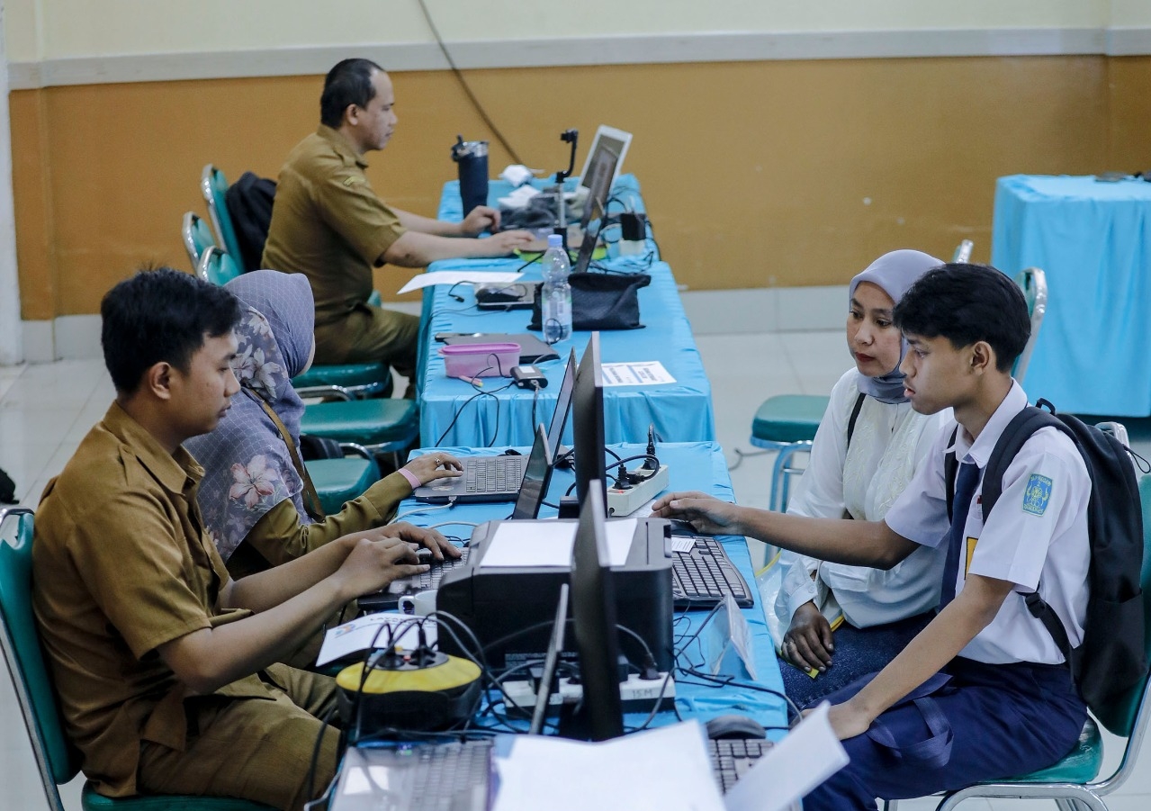 SMKN 1 Cimahi Maksimalkan Layanan SPMB 2026 Sekolah Maung, Bantu Kendala Calon Siswa