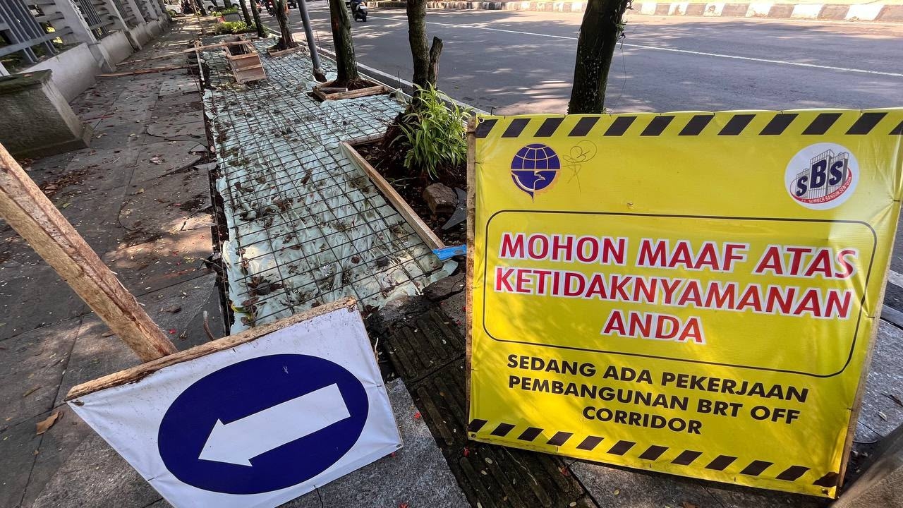 Halte BRT Cicadas di Tengah Jalan Dikeluhkan, Farhan Pastikan Awasi Kemacetan