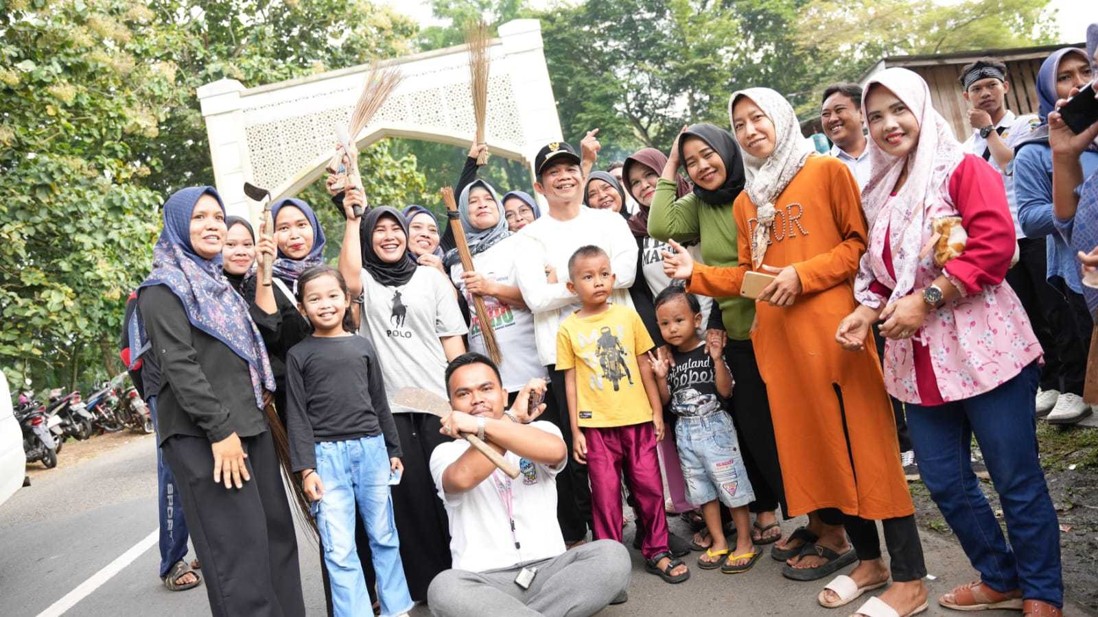 Om Zein Ajak Pejabat dan Masyarakat Purwakarta Ngosrek Jalur Perbatasan di Momen Halal Bihalal