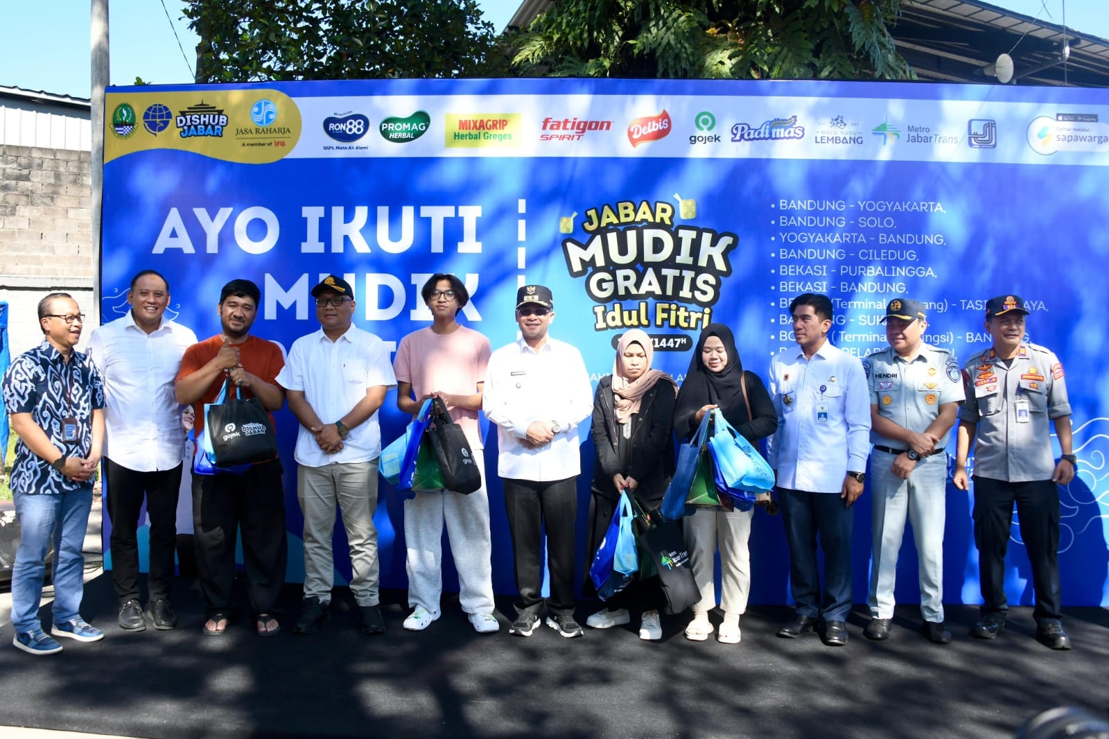 Tekan Angka Kecelakaan Motor, Wagub Erwan Setiawan Lepas 3.000 Peserta Mudik Gratis Jawa Barat 2026 di Terminal Leuwipanjang