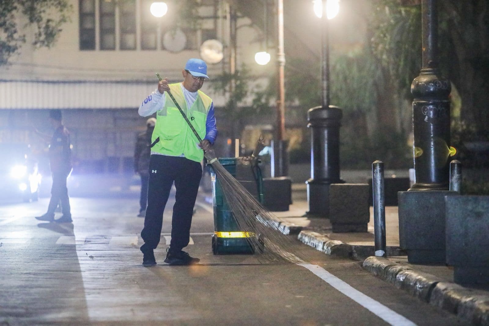 Sapu-Sapu Bandung Jadi Gerakan Baru, Ribuan Petugas Bersih Kota Tiap Minggu