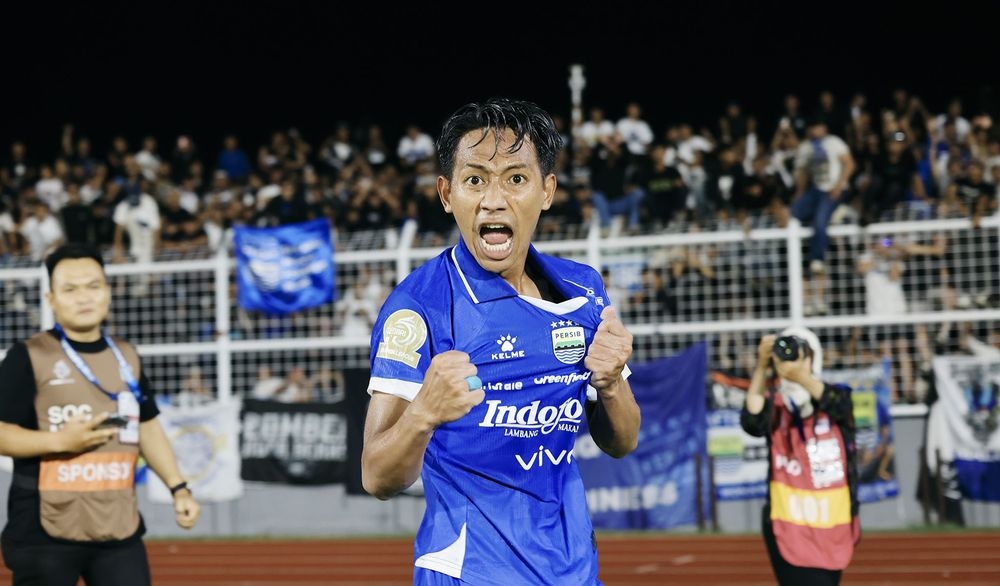 Persib Bandung Comeback Dramatis, Bungkam Bhayangkara FC dan Rebut Puncak Klasemen