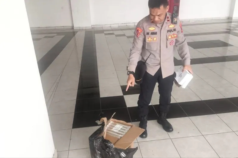 Polda Jabar Sita Ratusan Barang Berbahaya Jelang Laga Persib vs Persijap di Stadion GBLA