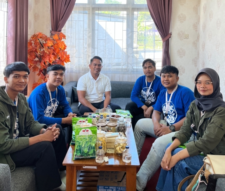 Mahasiswa KPPM STIE WIKARA Purwakarta Jalin Sinergi dengan Camat Bojong untuk Sukseskan Pengabdian di Desa Cipeundeuy