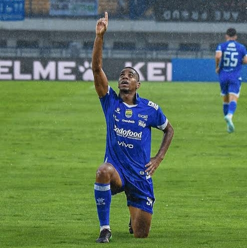 Gol Barros Menit 55 Bawa Persib Menang atas Persijap di Jepara