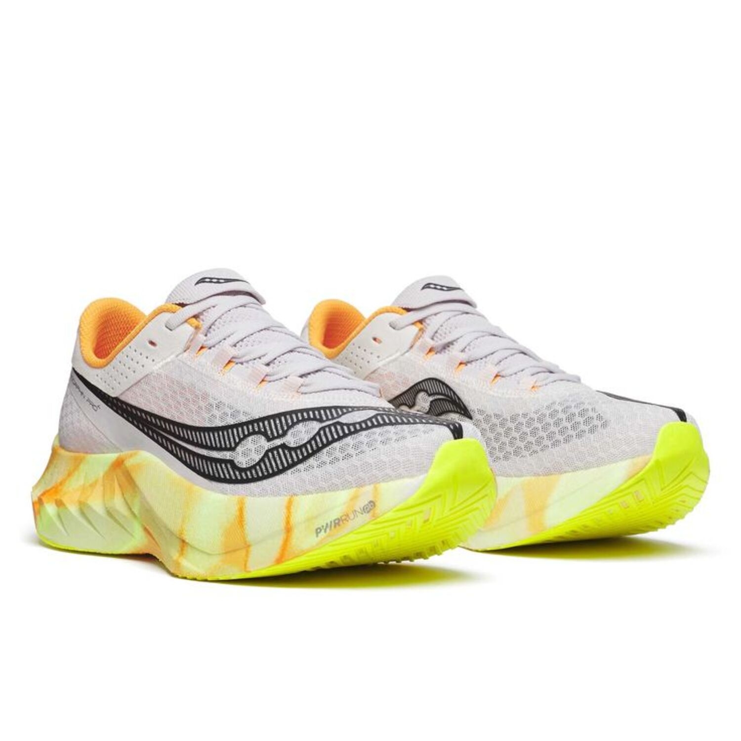 10 Sepatu Lari Terbaik untuk Jarak Jauh, Sprint, dan Trail Running
