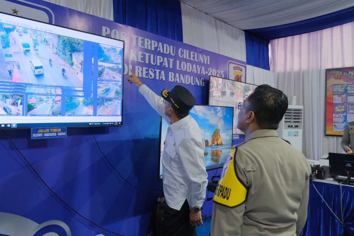 Tinjau Arus Lalu Lintas di Gerbang Tol Cileunyi, Wagub Erwan: Terpantau Lancar