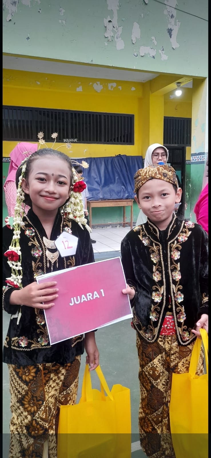 Semarak Hari Kartini di SDN Margahayu VIII Bekasi: Sabrina Raih Juara Busana Kartini Terbaik
