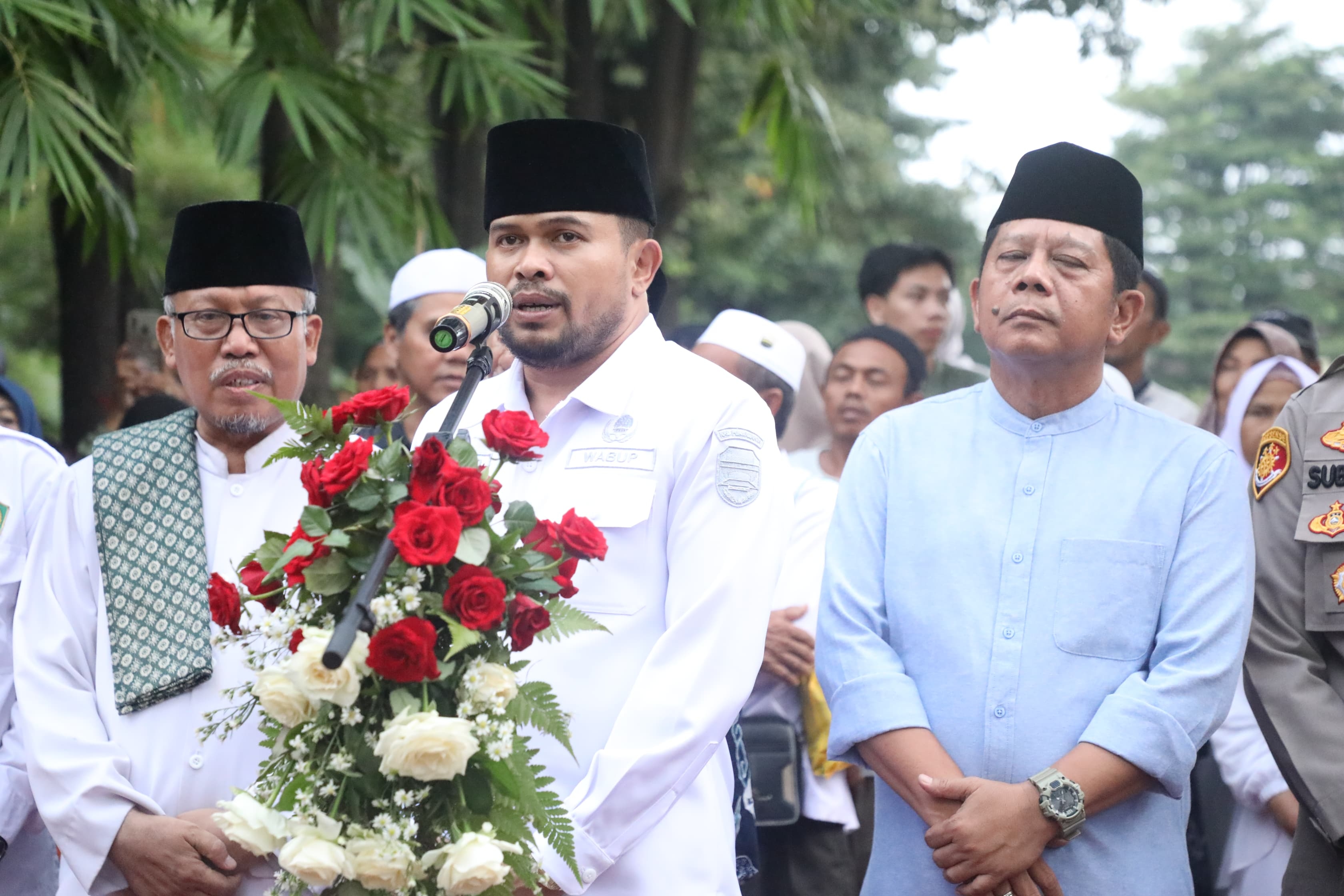 Lepas Ratusan Calon Haji Kloter 23 Asal Purwakarta, Wabup Abang Ijo: Ini Perjalanan Spiritual Bukan Hanya Fisik