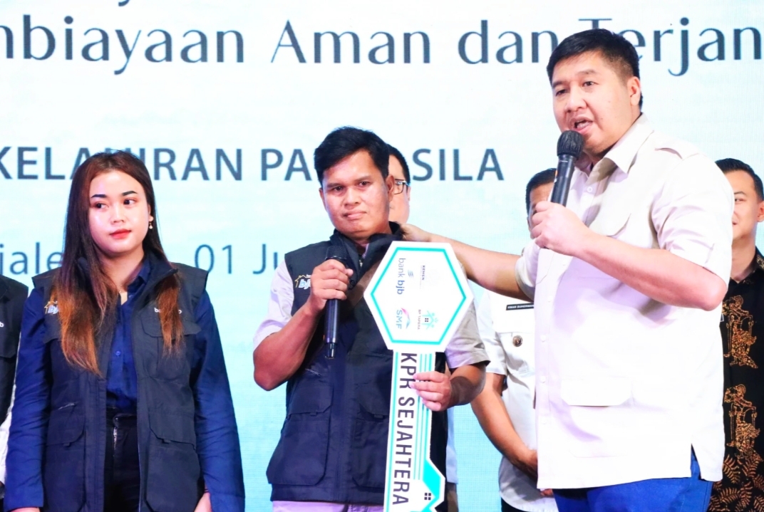 Menteri Ara Serahkan Kunci Rumah Subsidi Bagi MBR Majalengka, Berikan Akses Pembiayaan Aman dan Terjangkau