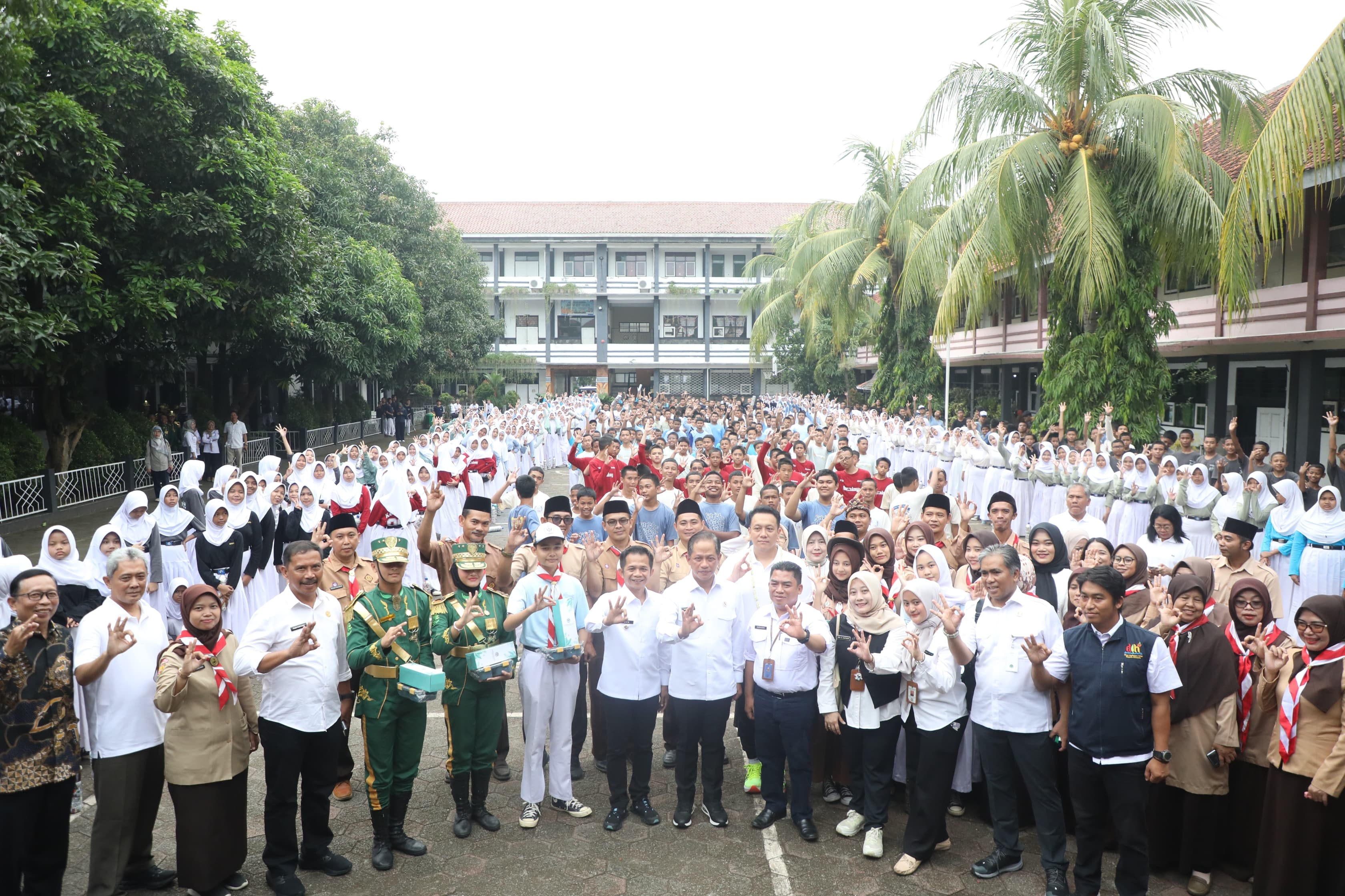 Kunjungi Purwakarta, Menteri LH Apresiasi Kebijakan Bupati dan Suksesnya Inisiatif Ramah Lingkungan di Sekolah-sekolah