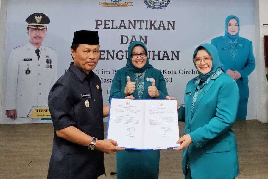 Ketua TP PKK Jabar Selaraskan Program Pokja I dengan Gapura Panca Waluya di Pengukuhan TP PKK Kota Cirebon