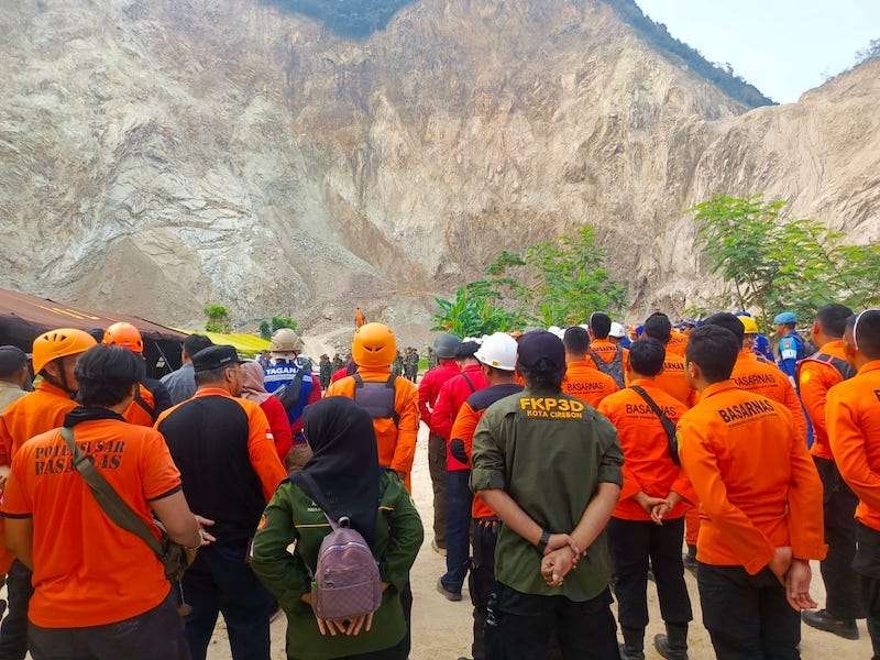 Evakuasi Korban Longsor di Lokasi Tambang Galian C Gunung Kuda Cirebon Resmi Dihentikan, Warga Diimbau Waspada
