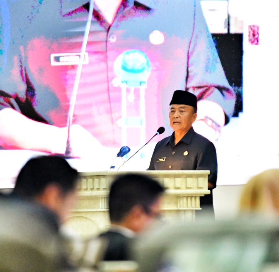 Ranperda Pelaksanaan APBD 2024, Sekda Herman Sampaikan Jawaban Gubernur dalam Rapat Paripurna DPRD Jabar