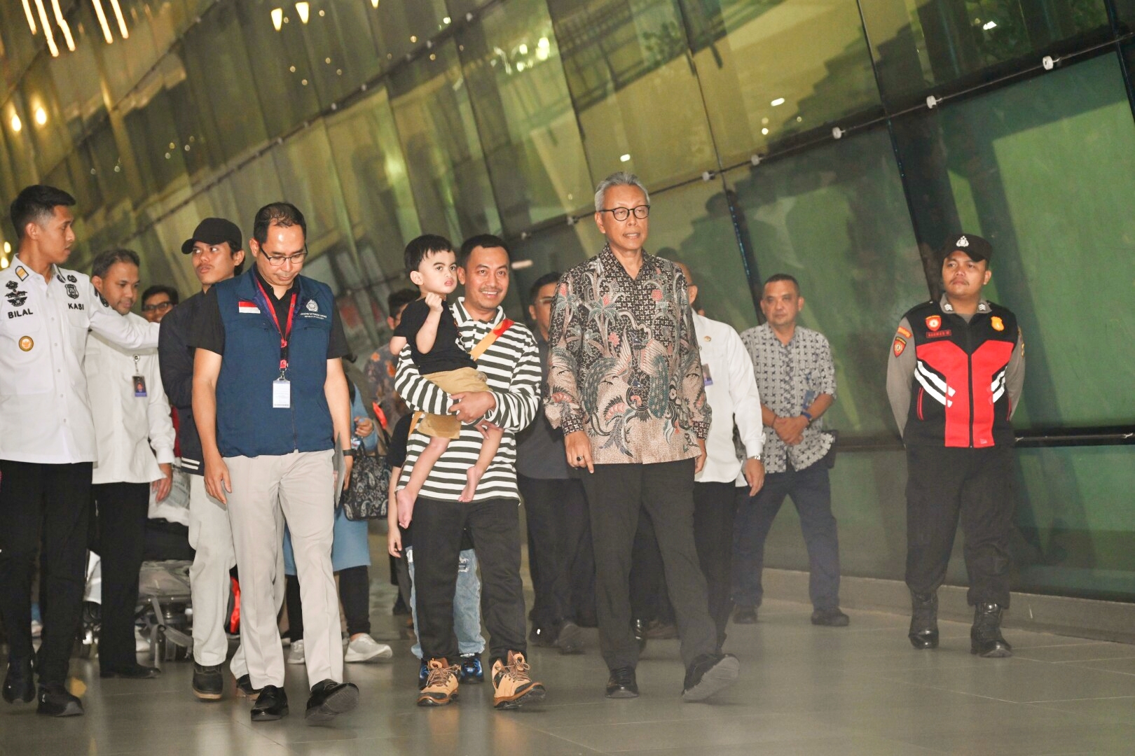 Berhasil Dievakuasi, Kemlu Pulangkan Kembali 97 WNI dari Iran
