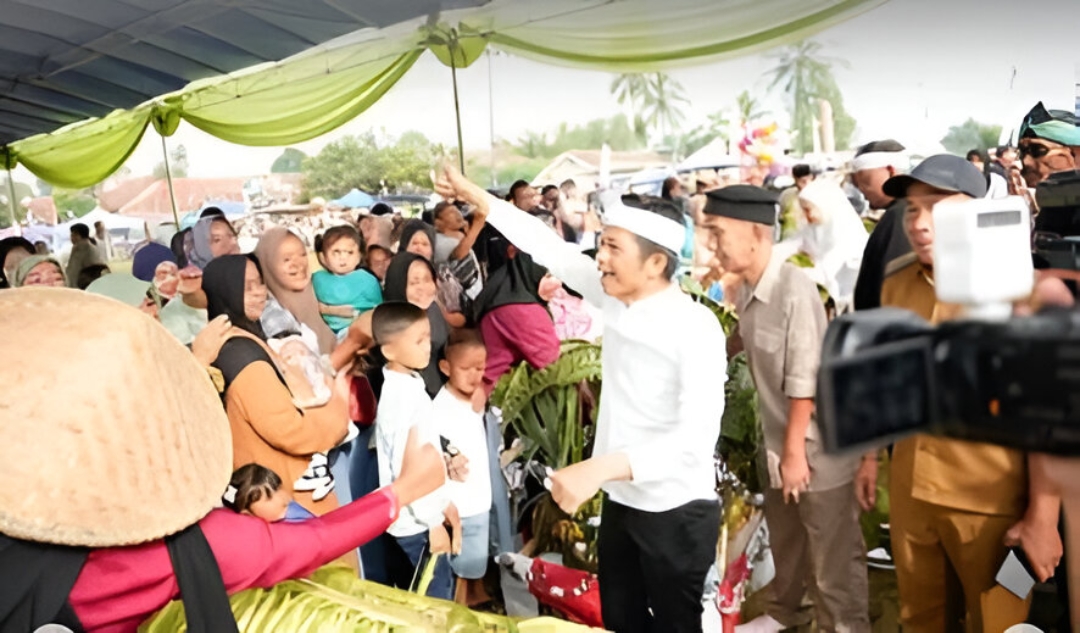 Mendekatkan Layanan ke Rakyat: Bupati Purwakarta Om Zein di Hajat Lembur Hasil Tatanen Desa Neglasari