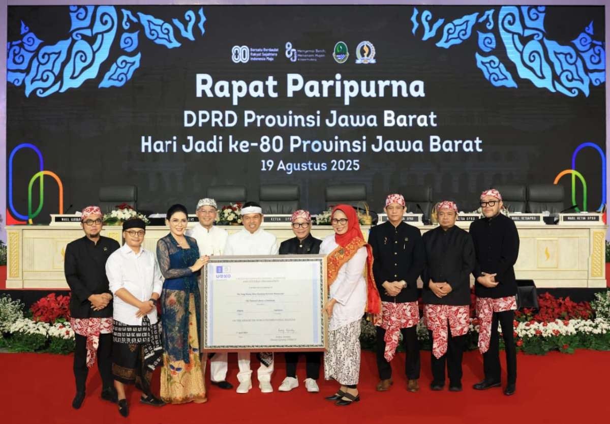 Pemprov Jabar Terima Sertifikat Memory of The World atas Naskah Sanghyang Siksa Kandang Karesian dari UNESCO Oleh Perpusnas