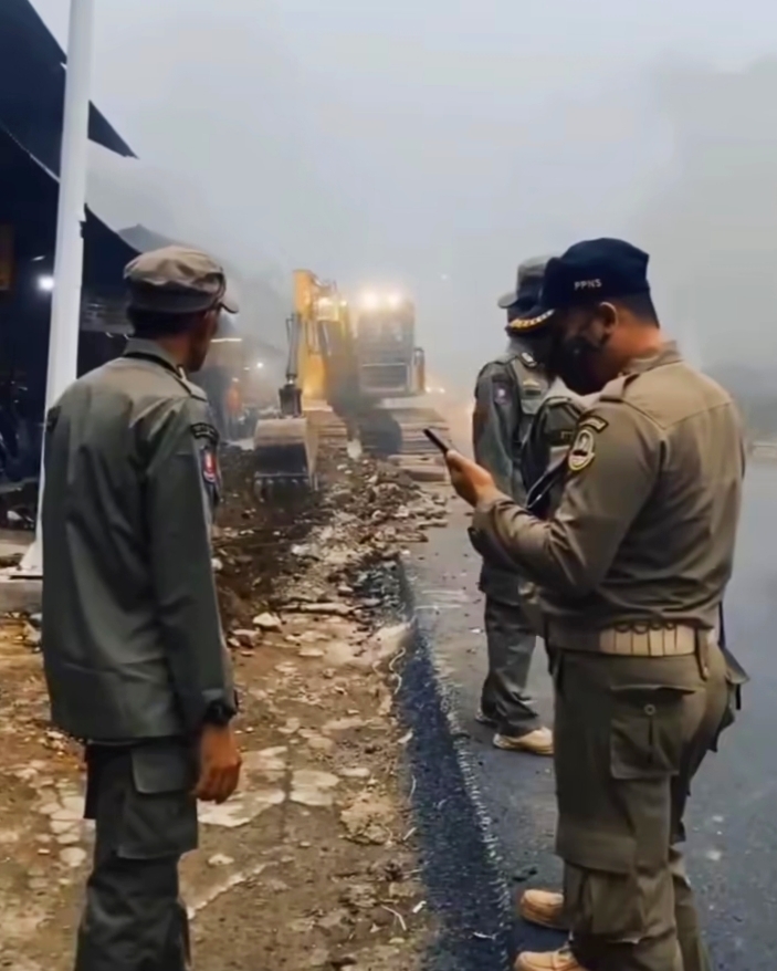 Ratusan PKL di Jalur Ciater-Jalan Cagak Kabupaten Subang Direlokasi, Satpol PP Jabar: Mereka Digeser Bukan Digusur!