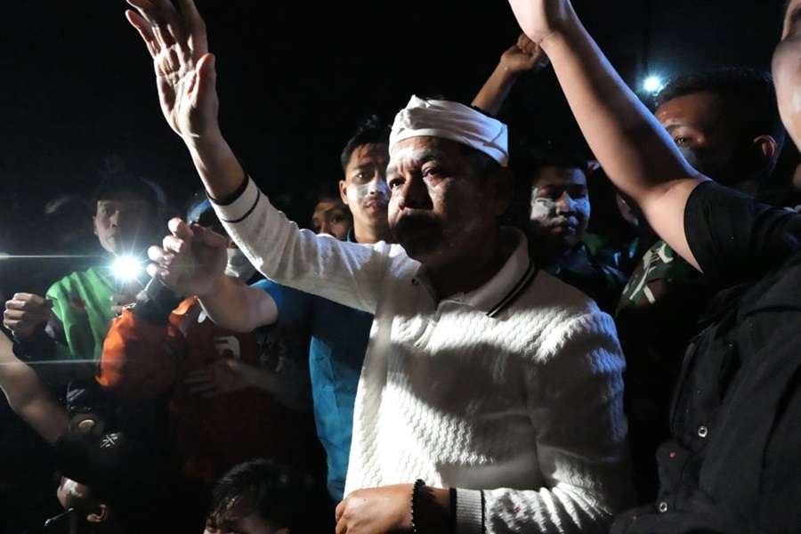 Aksi Demonstrasi di DPRD Jabar Bakar Sejumlah Kendaraan dan Rumah Makan, Gubernur KDM Siap Bantu Korban