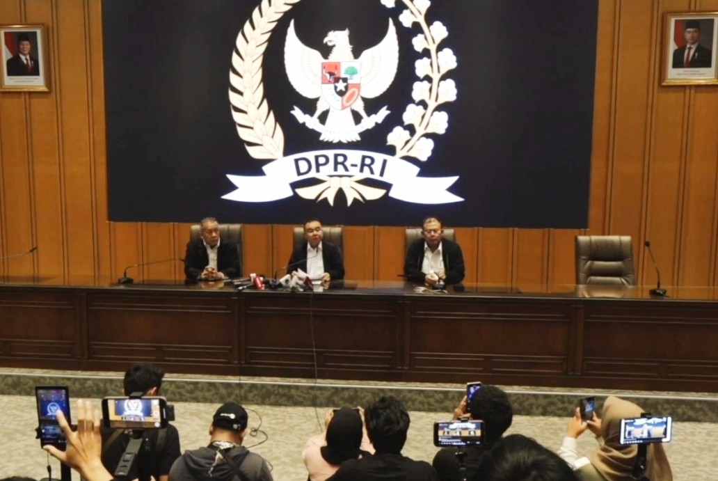 Tuntutan 17+8 Dijawab! DPR RI Setop Tunjangan Rumah dan Kunker ke Luar Negeri