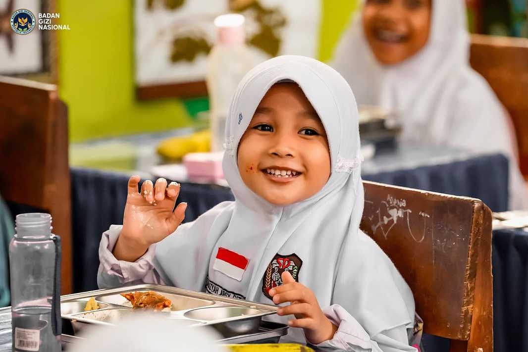 Tragedi Makanan Bergizi Gratis: Ratusan Siswa Keracunan, Gubernur Jabar Siap Evaluasi Program MBG