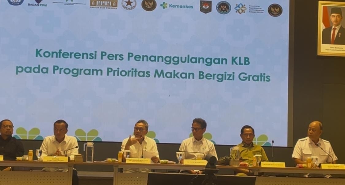 Tanggapi Kasus Keracunan Siswa Akibat Konsumsi Makanan Program MBG, Zulhas: Sterilisasi dan Sanitasi Jadi Kunci Perbaikan