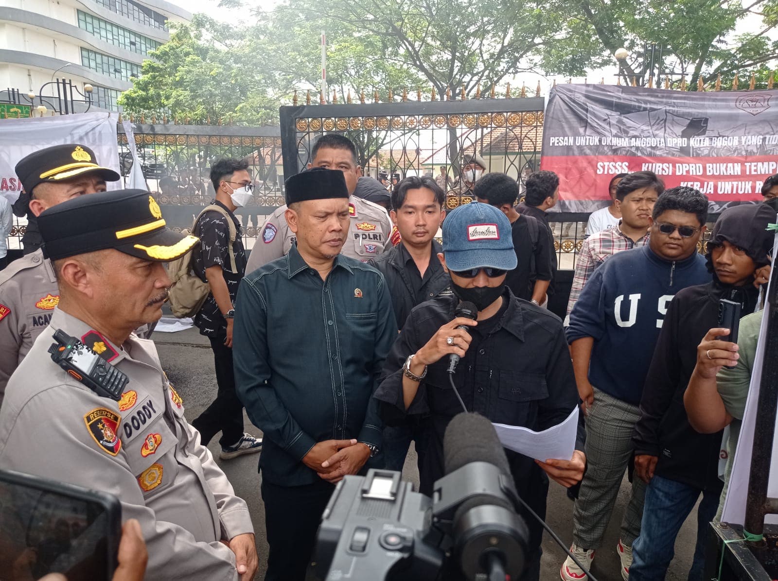 Mahasiswa GRMB Demo di DPRD Kota Bogor, Desak Legislatif Tegakkan Integritas