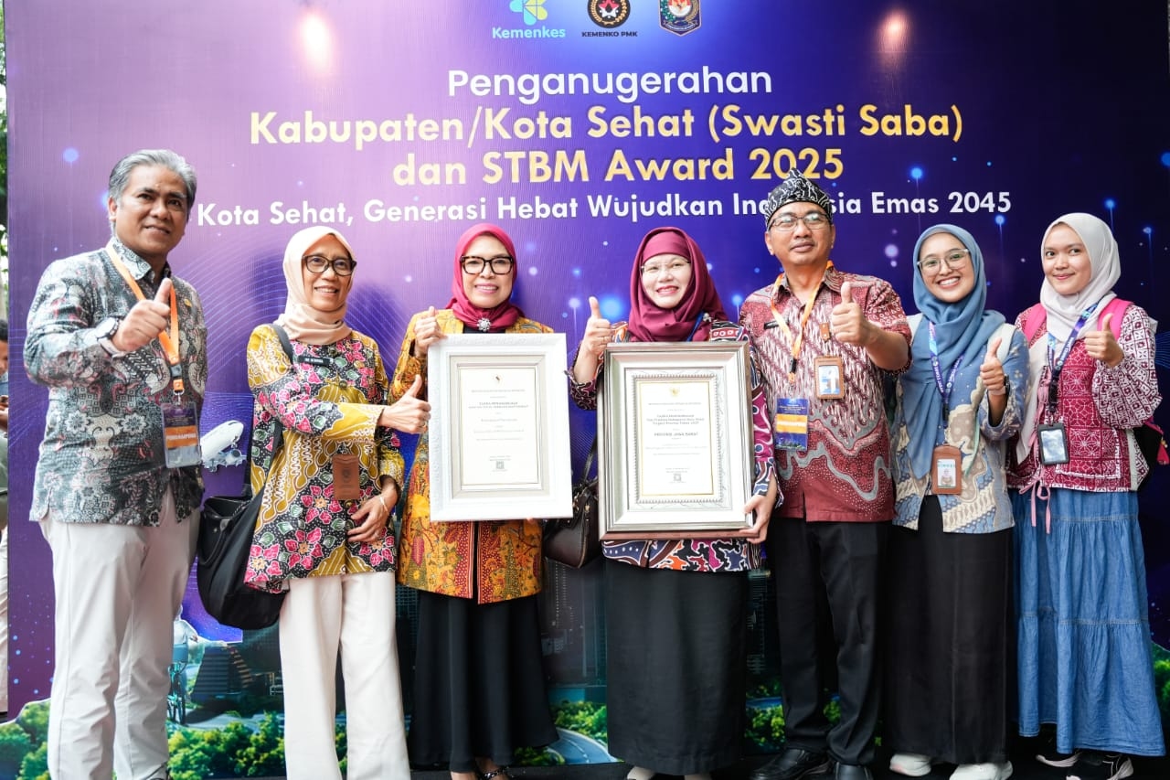 Prestasi Ganda, Purwakarta Sehat Berdaya Saing Raih Swasti Saba Wiwerda dan Terbaik II STBM Nasional