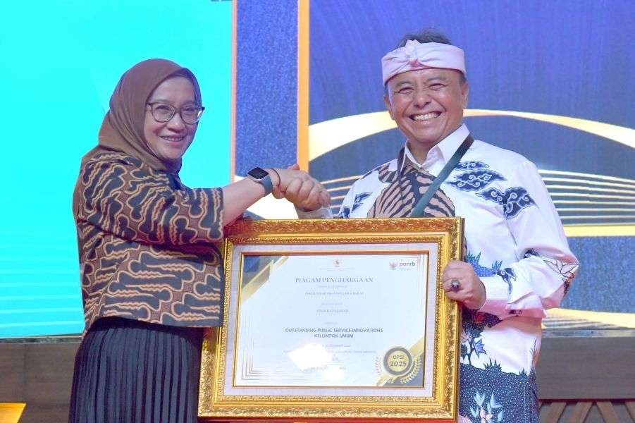 Sabet Penghargaan OPSI KIPP 2025, Inovasi "Open Data Jabar" Jadi Kiblat Transformasi Digital Nasional