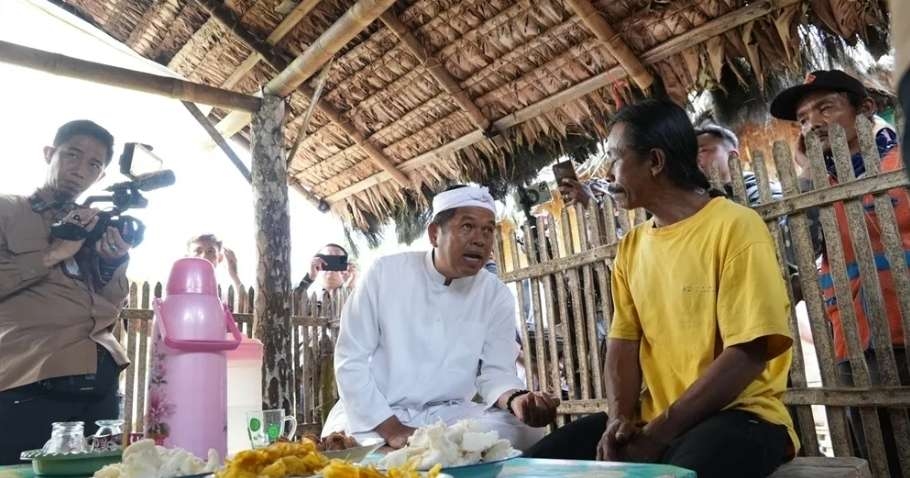 Jaga Marwah Budaya Sunda, Gubernur Dedi Mulyadi Kucurkan Bantuan Rehabilitasi Rumah Adat Miduana Cianjur
