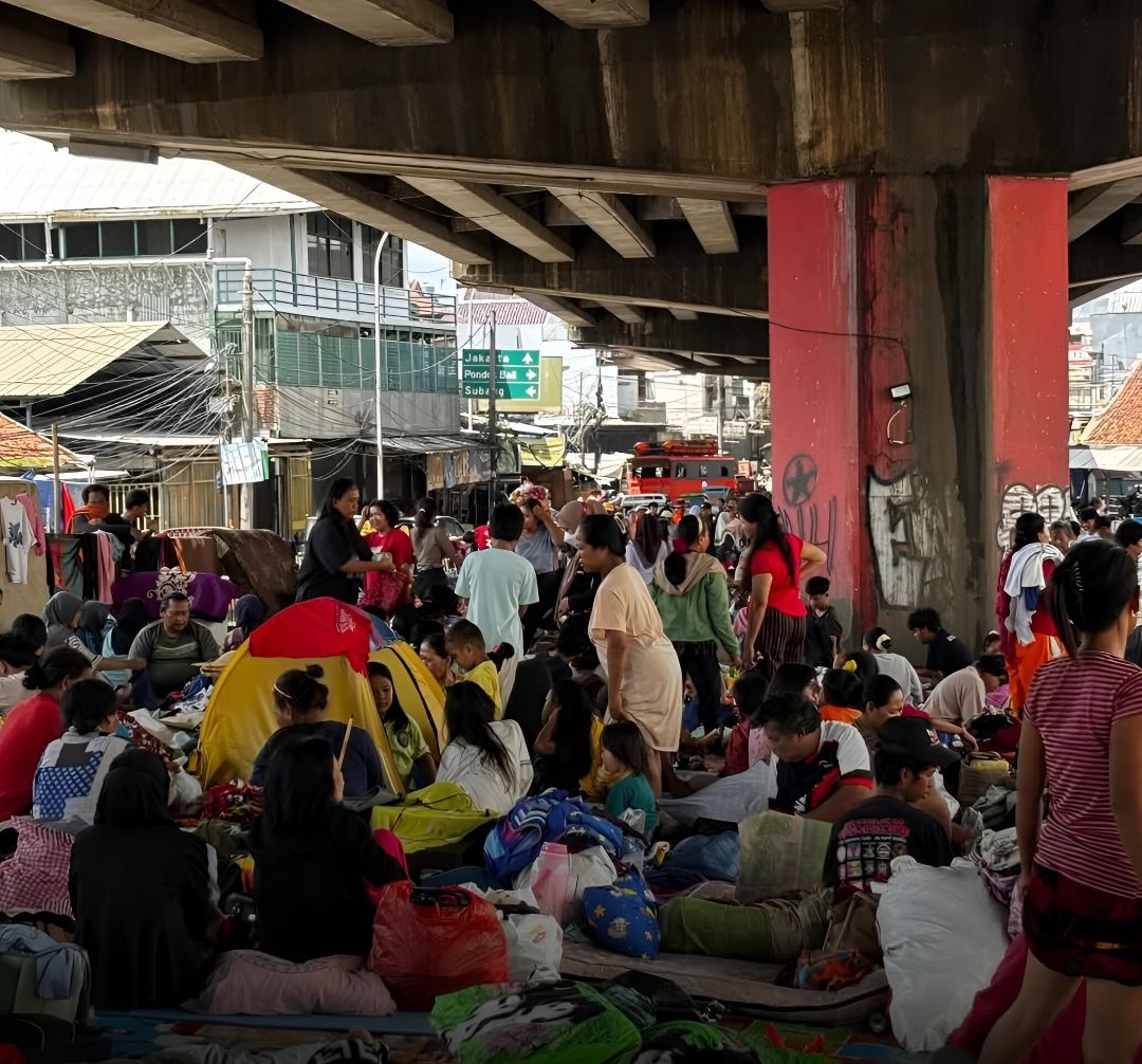 Belum Surut, Ratusan Warga Pamanukan Subang Terpaksa Mengungsi di Kolong Jembatan