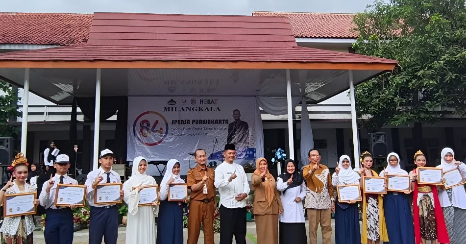 Meriahkan HUT ke-84 SMPN 1 Purwakarta, Kadisdik Sadiyah Dorong Pembentukan Kelas Unggulan Tahfidz