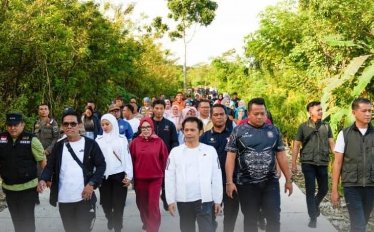 Tanam Ribuan Pohon Buah, Bupati Om Zein Resmikan Jalan Alternatif Rancadarah-Gurudug Menjadi Jalan KDM
