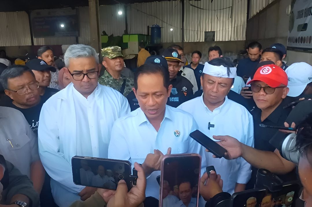 Darurat Sampah Pasar Caringin Bandung 2026, Menteri LH Ingatkan Sanksi Pidana Bagi Kepala Daerah